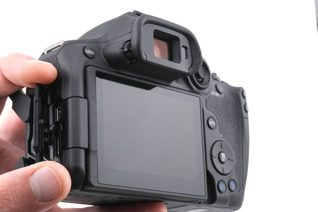 Canon EOS R7