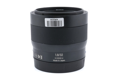 Carl Zeiss 32mm f1.8 Planar T* Touit