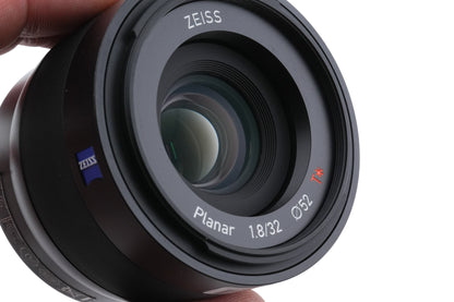 Carl Zeiss 32mm f1.8 Planar T* Touit
