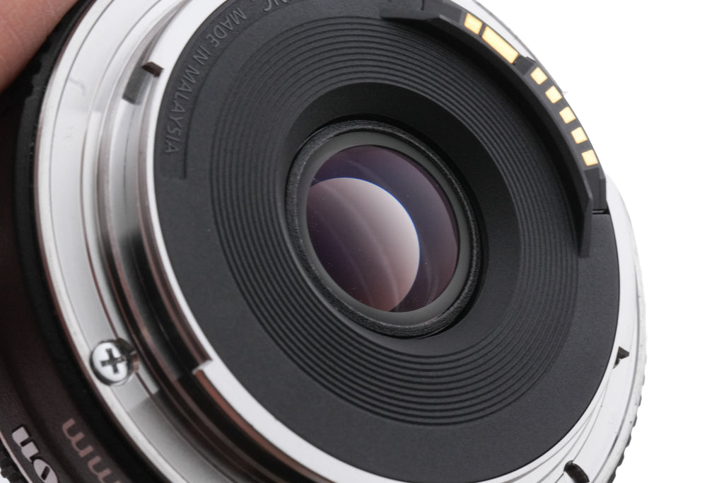 Canon 40mm f2.8 STM