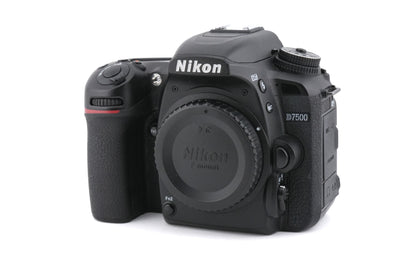 Nikon D7500
