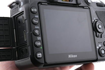 Nikon D7500