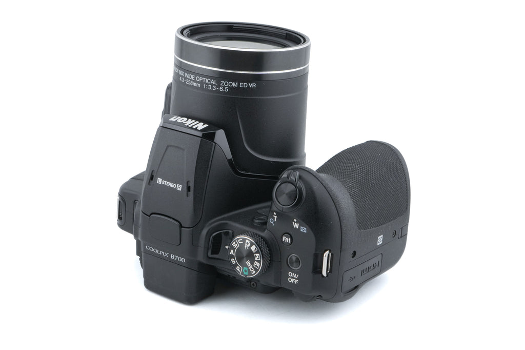 Nikon Coolpix B700