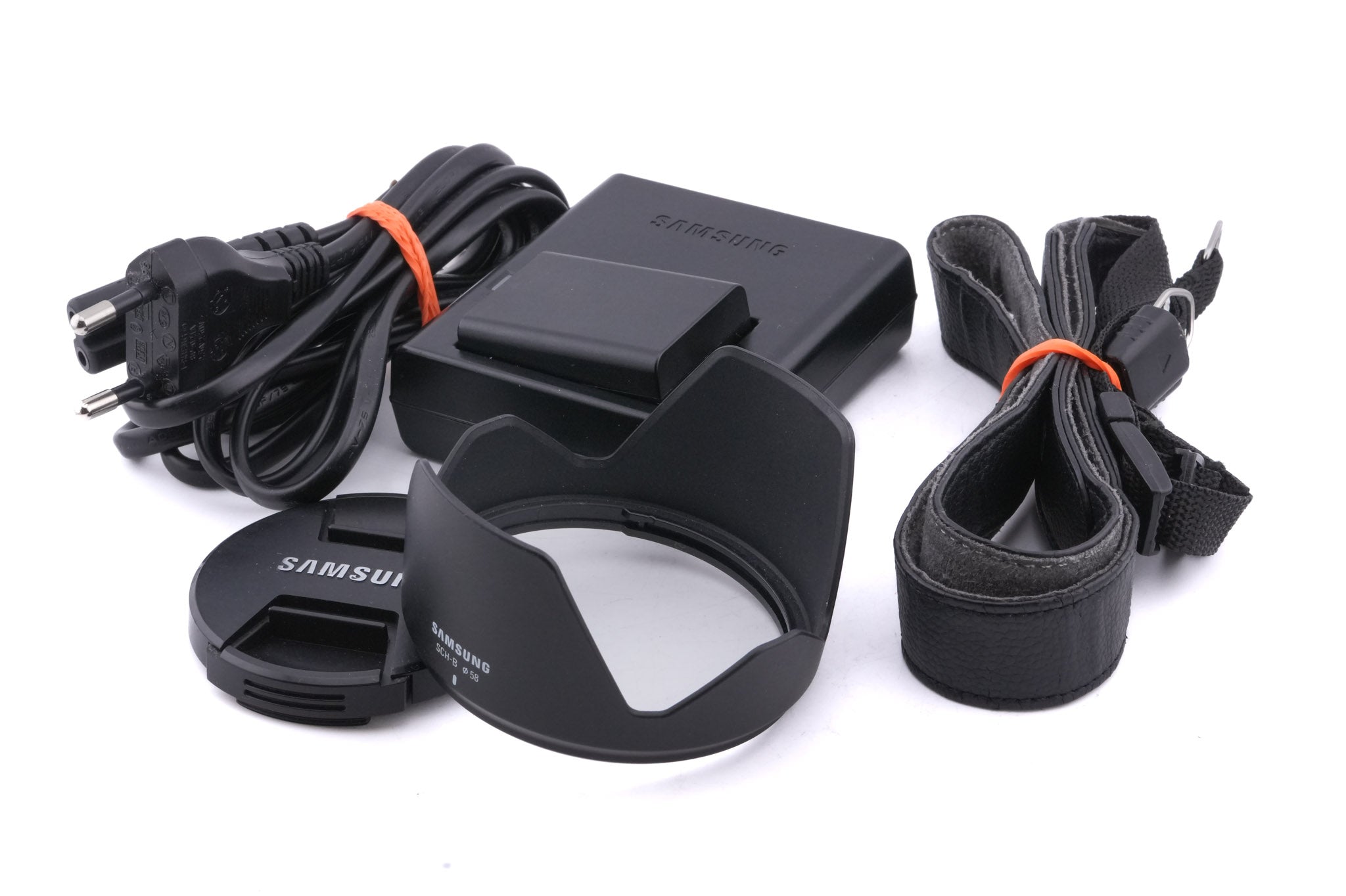 Samsung NX210 + 18-55mm f3.5-5.6 III OIS i-Function
