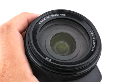 Sony 18-200mm f3.5-6.3 OSS PZ