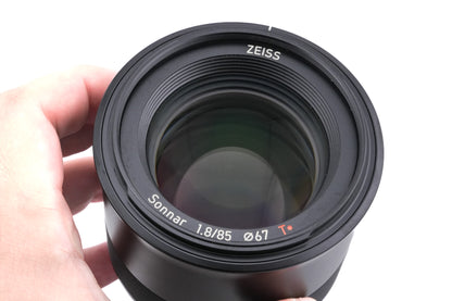 Carl Zeiss 85mm f1.8 Sonnar T* Batis