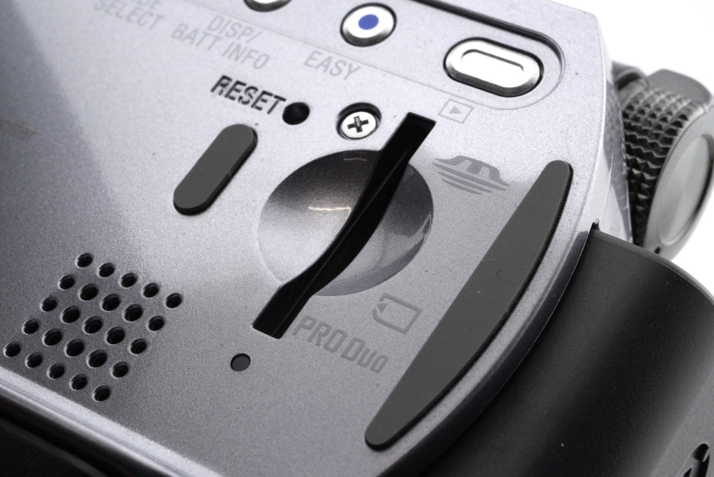 Sony Handycam DCR-SR72