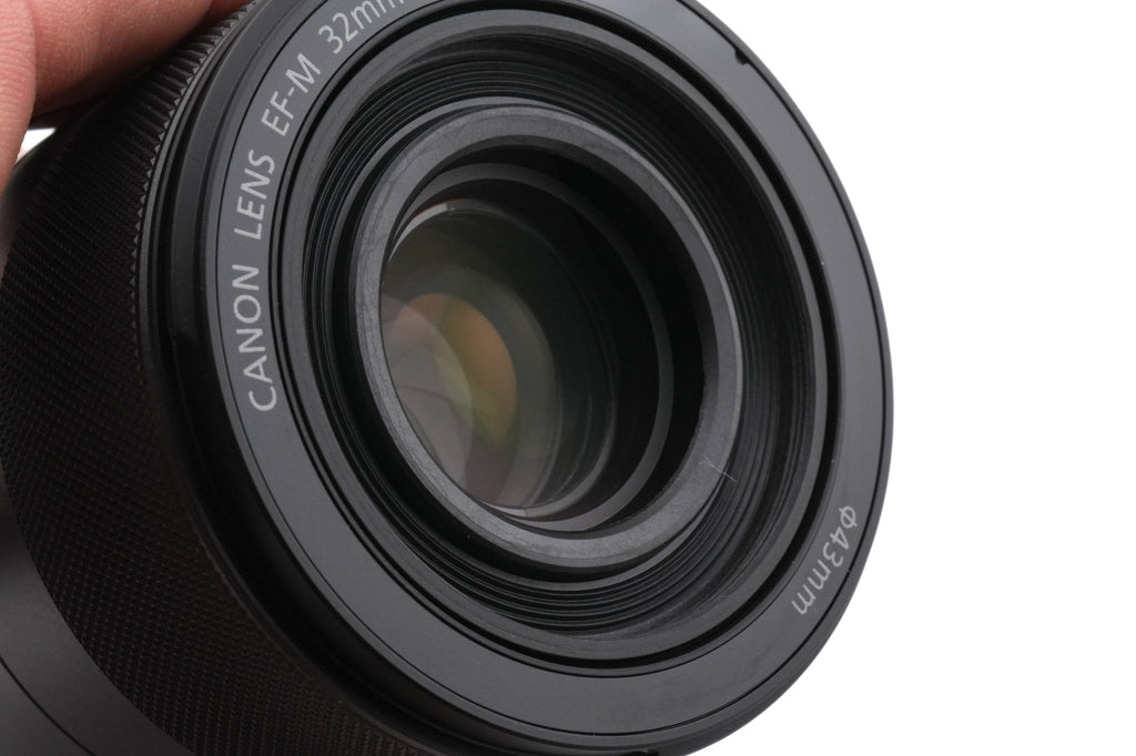 Canon 32mm f1.4 STM