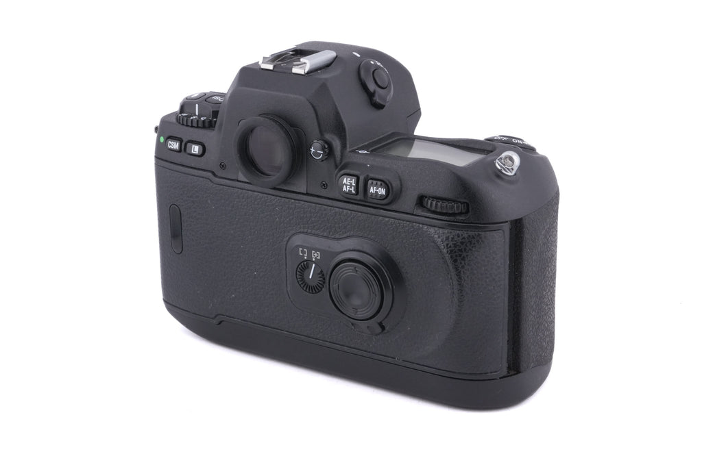 Nikon F100