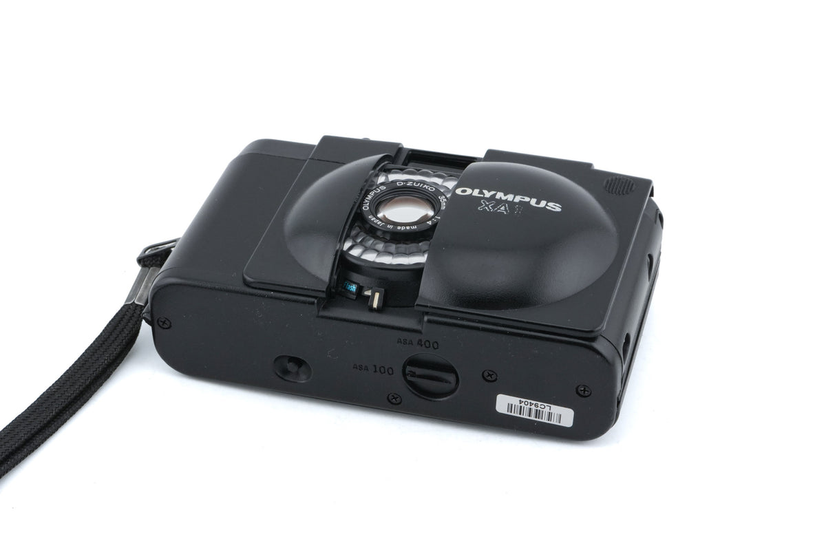 Olympus XA1