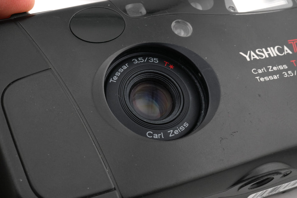Yashica T4