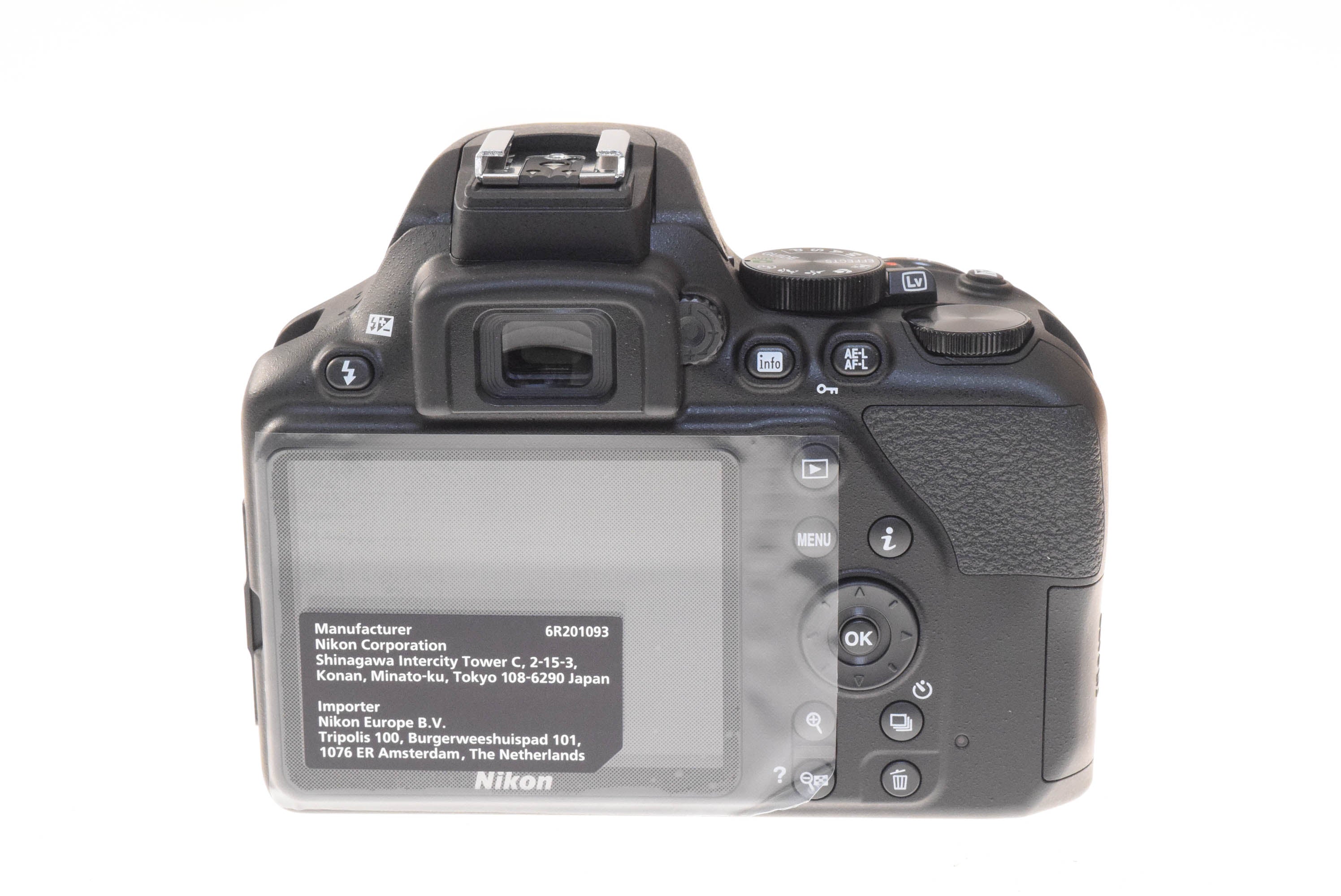 Nikon D3500 + 18-140mm F3.5-5.6 G ED VR AF-S Nikkor