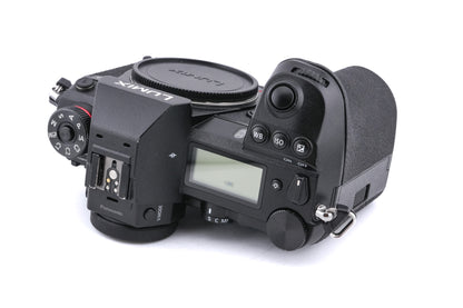 Panasonic Lumix DC-S1