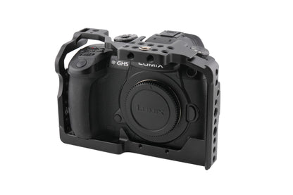 Panasonic Lumix DC-GH5 + Panasonic Lumix DC-GH5 Cage (2049)