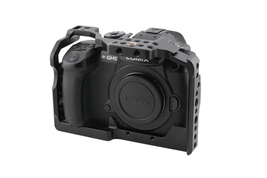 Panasonic Lumix DC-GH5 + Panasonic Lumix DC-GH5 Cage (2049)