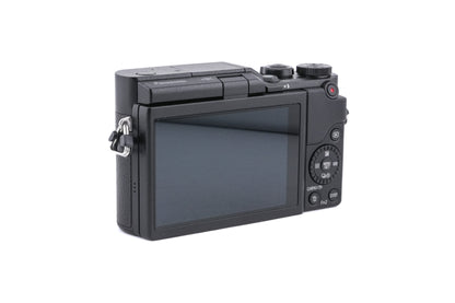 Panasonic Lumix DC-GX880