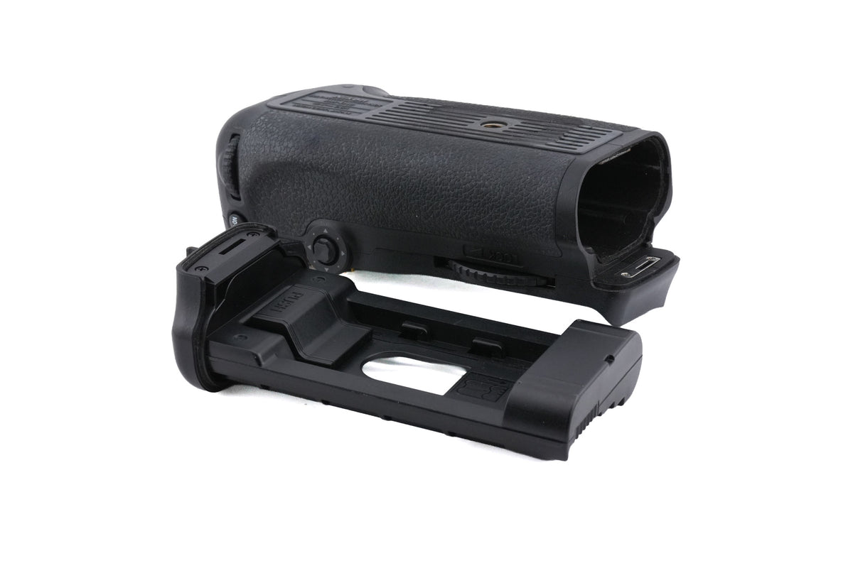Nikon MB-D10 Multi-Power Battery Pack
