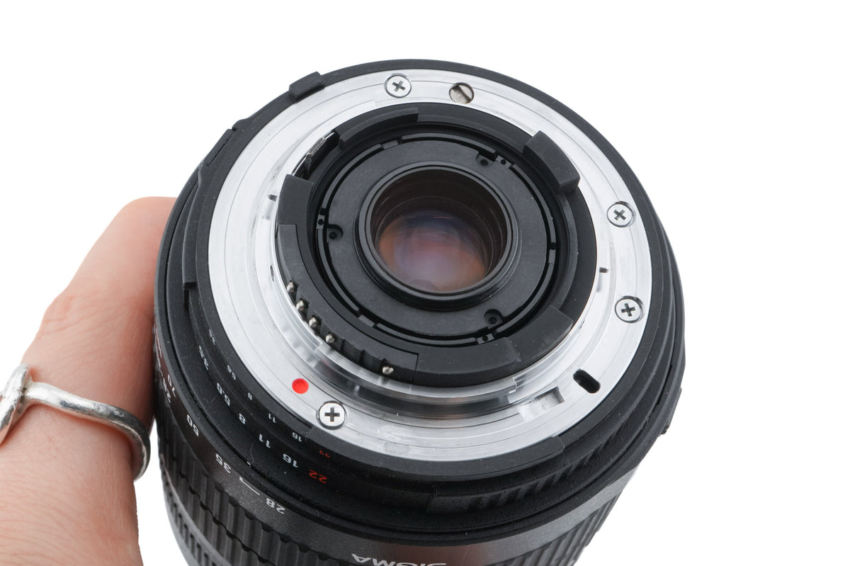 Sigma 28-300mm f3.5-6.3 D Macro