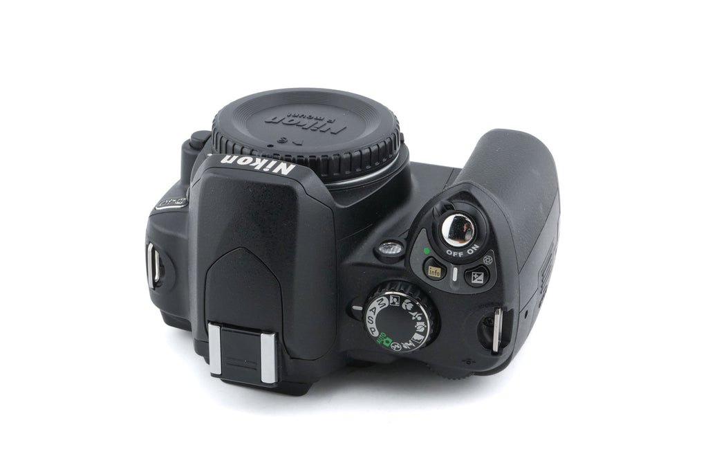Nikon D40