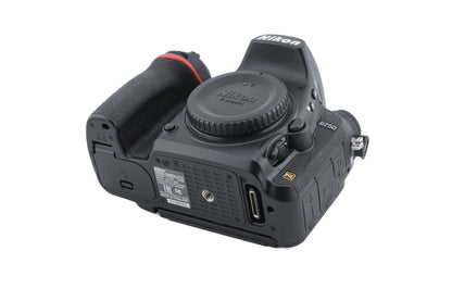 Nikon D750