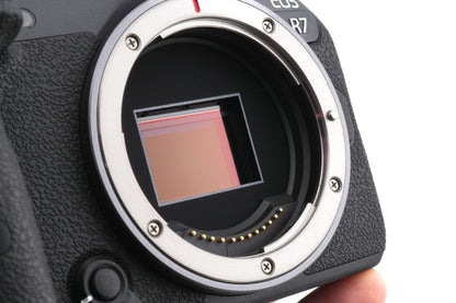 Canon EOS R7