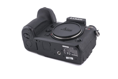 Panasonic Lumix DC-S1R