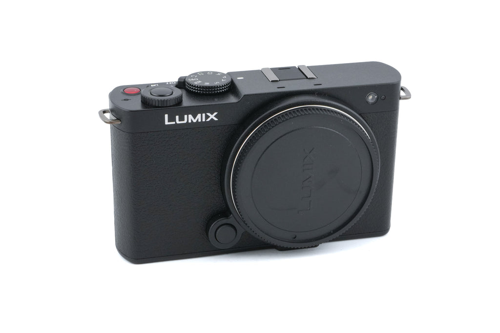 Panasonic Lumix DC-S9