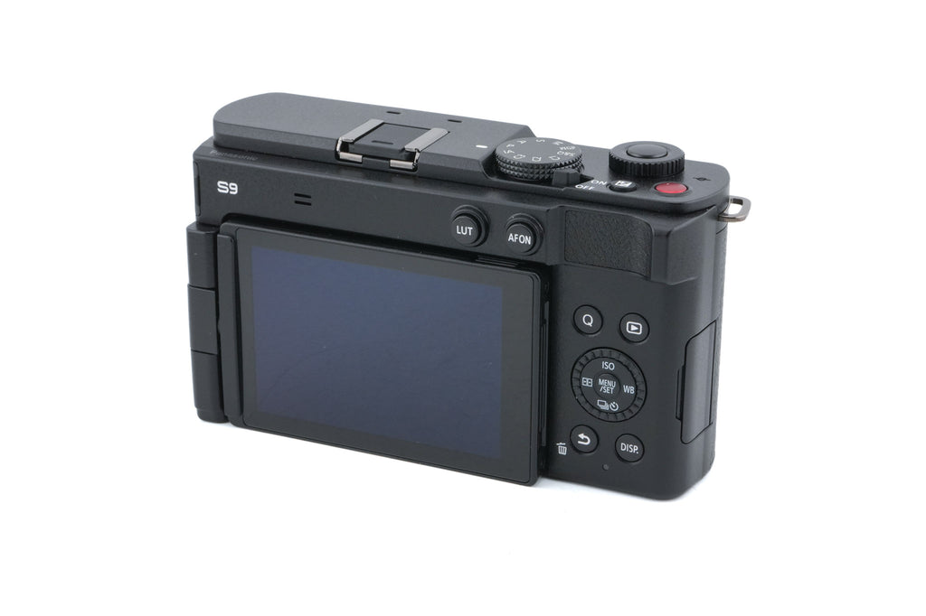 Panasonic Lumix DC-S9