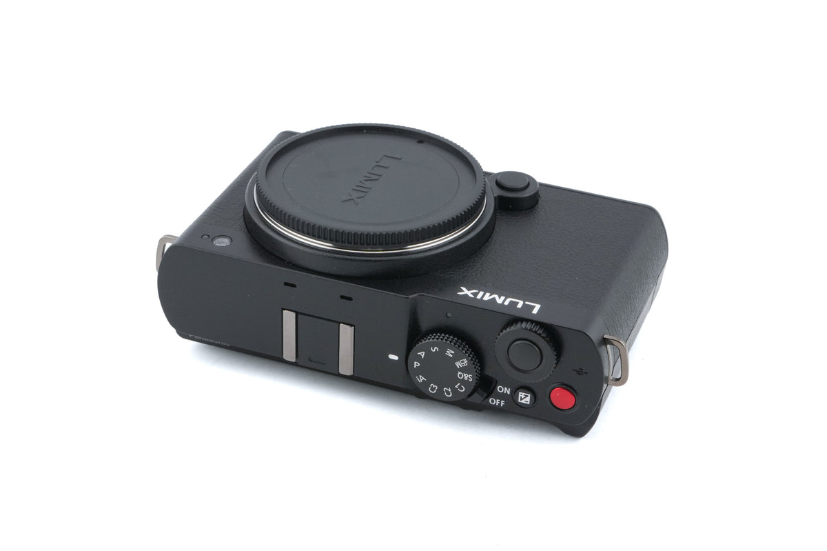 Panasonic Lumix DC-S9