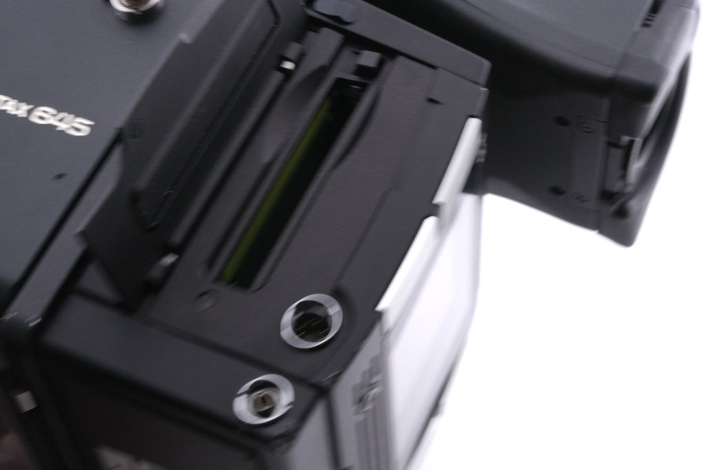 Contax 645 + P25 Digital Back + 80mm f2 Planar T* + MF-1 AE Prism Finder