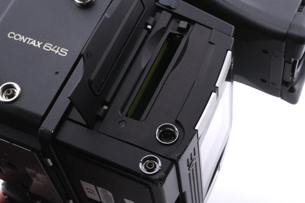 Contax 645 + P25 Digital Back + 80mm f2 Planar T* + MF-1 AE Prism Finder