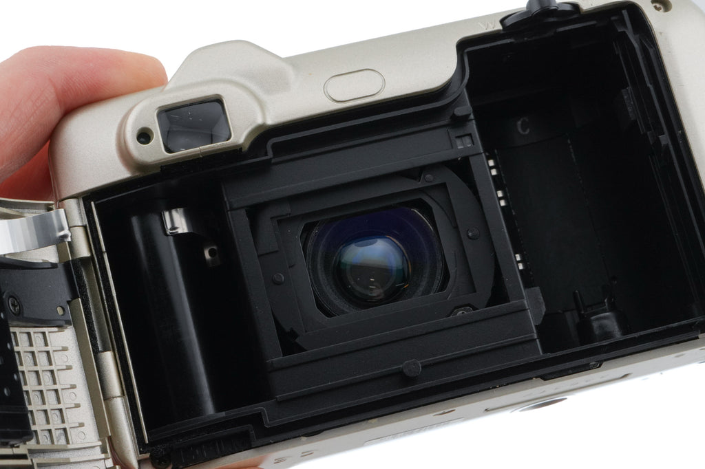 Yashica Zoomate 120SE