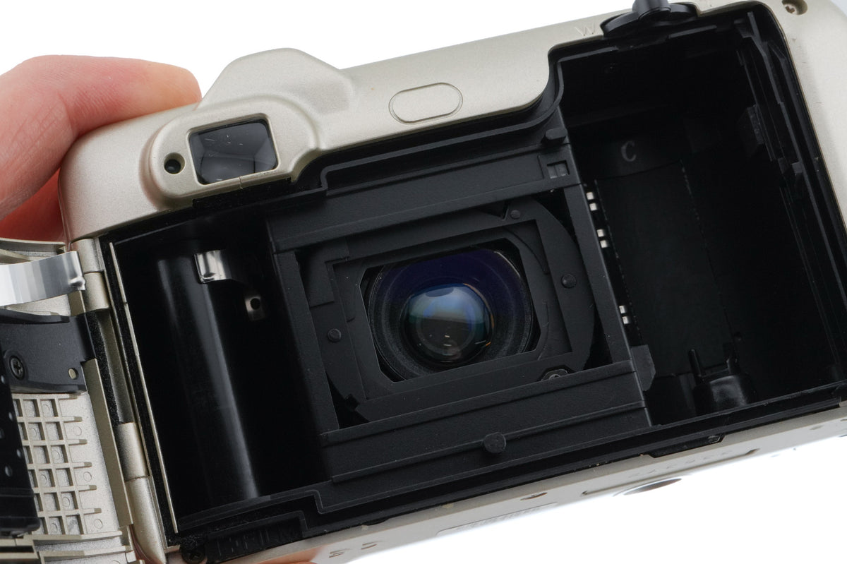 Yashica Zoomate 120SE