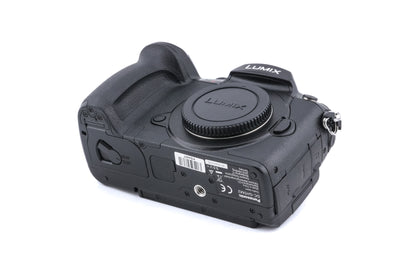 Panasonic Lumix DC-GH5 Mark II