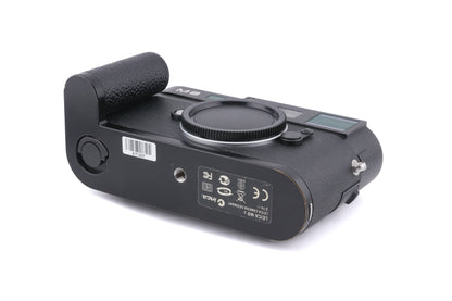 Leica M8 (Black, 10701) + M8/M9 Handgrip (14486)