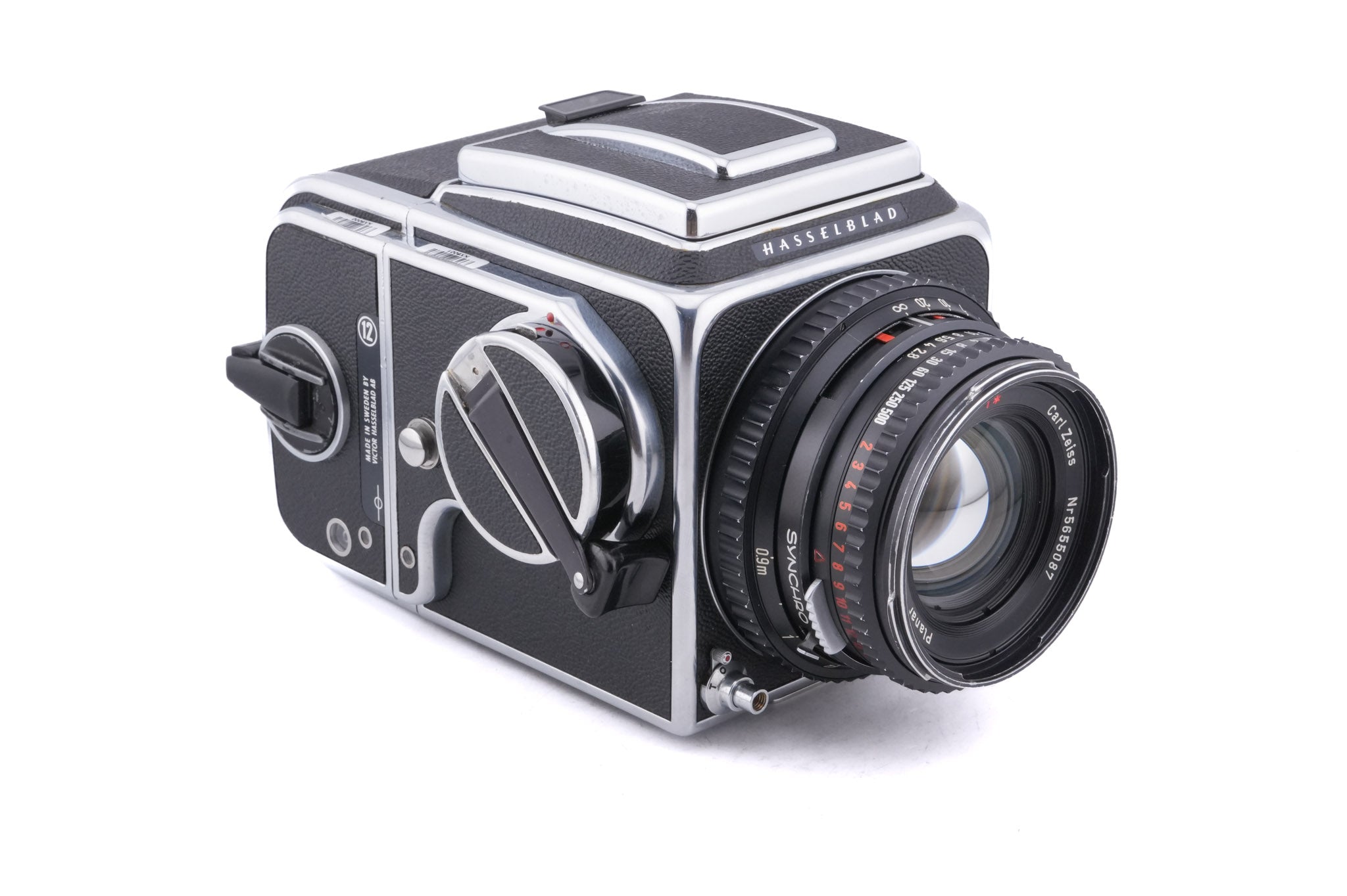 Hasselblad 500C/M (Silver, 10026) + 80mm f2.8 Planar T* C (Black, 20028) + A12 Film Magazine (Silver, 30074) + Waist Level Finder (New / Chrome, 42315) + Lens Shade 80 (40118/SEMOC) + Acute Matte Focusing Screen (42165) + Checked Screen (42072/TILMC)