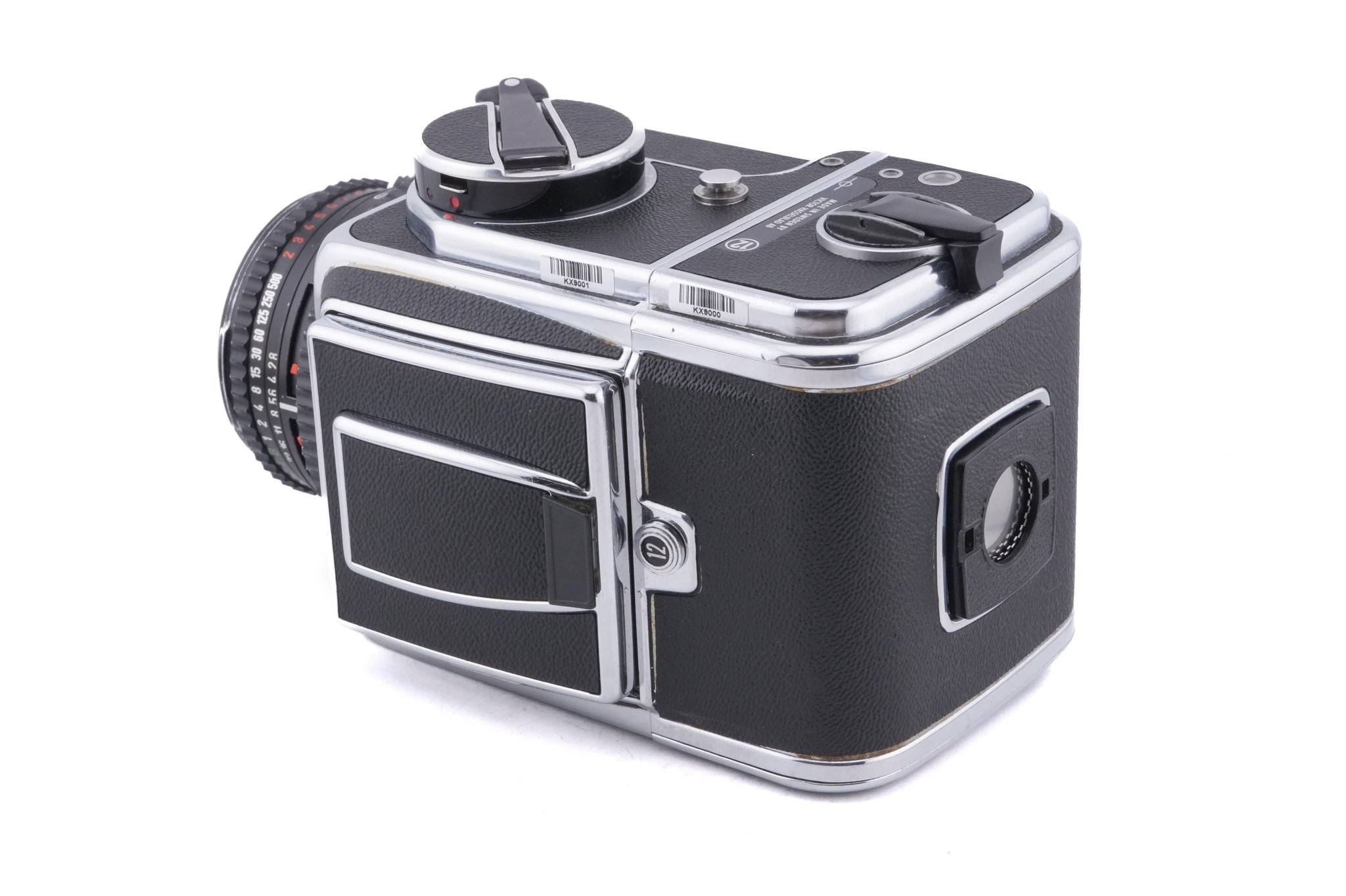 Hasselblad 500C/M (Silver, 10026) + 80mm f2.8 Planar T* C (Black, 20028) + A12 Film Magazine (Silver, 30074) + Waist Level Finder (New / Chrome, 42315) + Lens Shade 80 (40118/SEMOC) + Acute Matte Focusing Screen (42165) + Checked Screen (42072/TILMC)