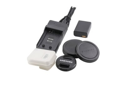 Samsung NX1000 + 20-50mm f3.5-5.6 II ED i-Function + SEF8A Flash