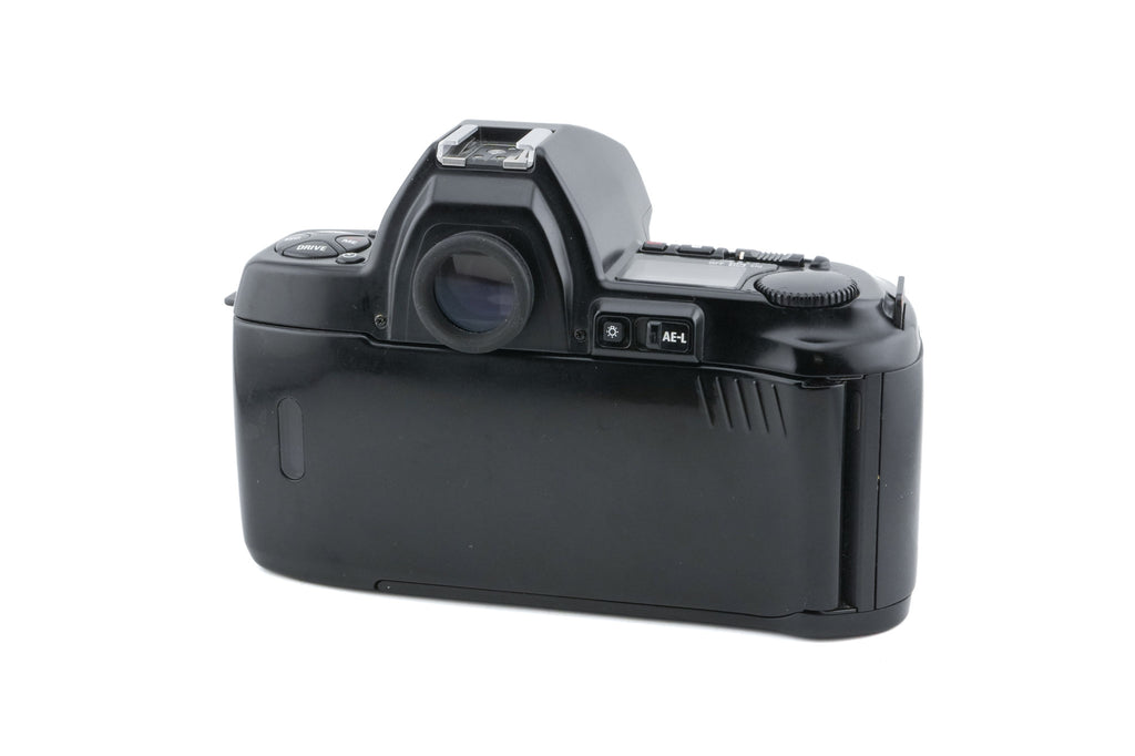 Nikon N8008