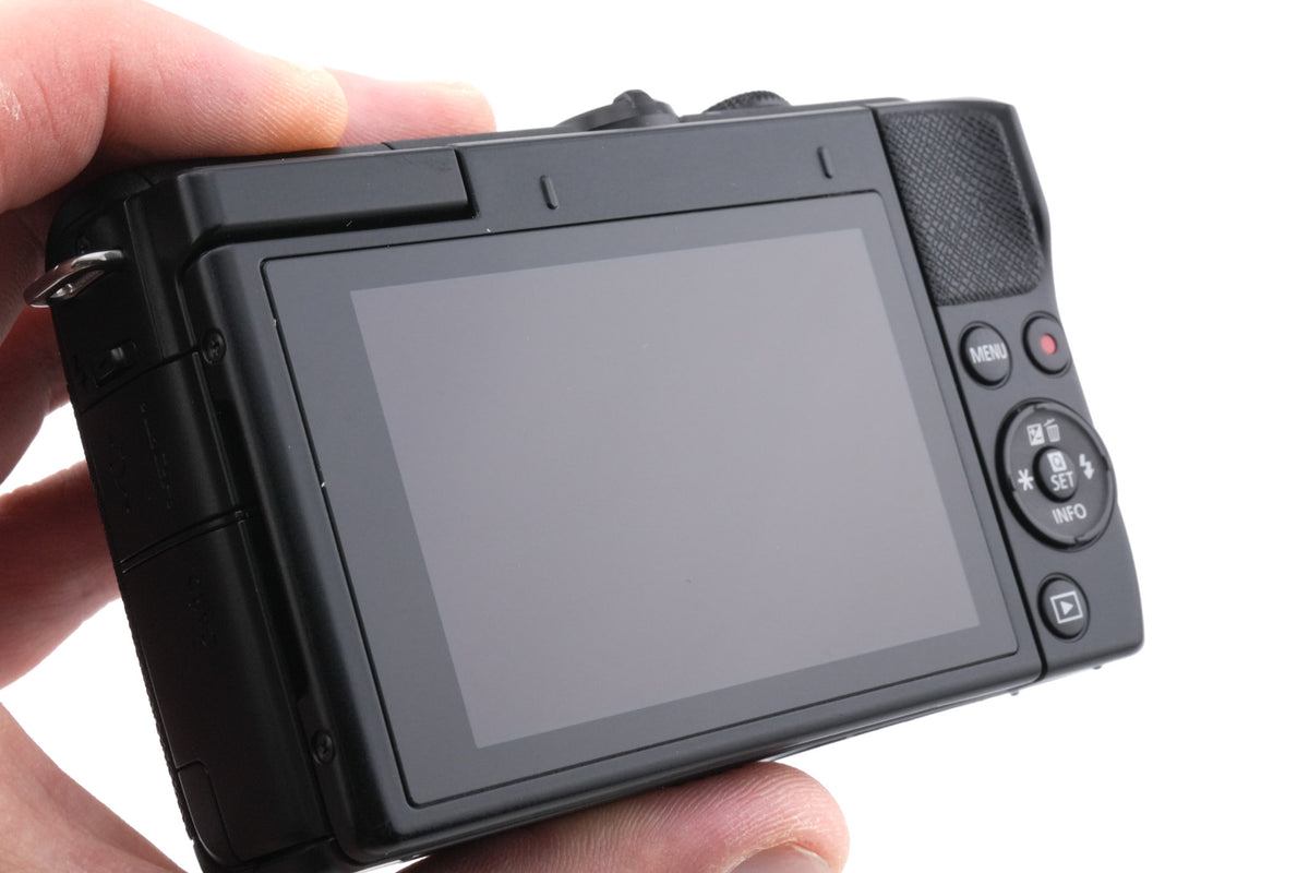 Canon EOS M200