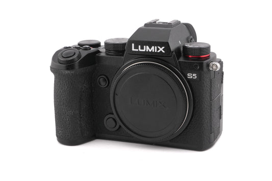Panasonic Lumix DC-S5