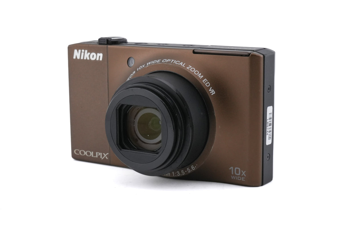 Nikon Coolpix S8000