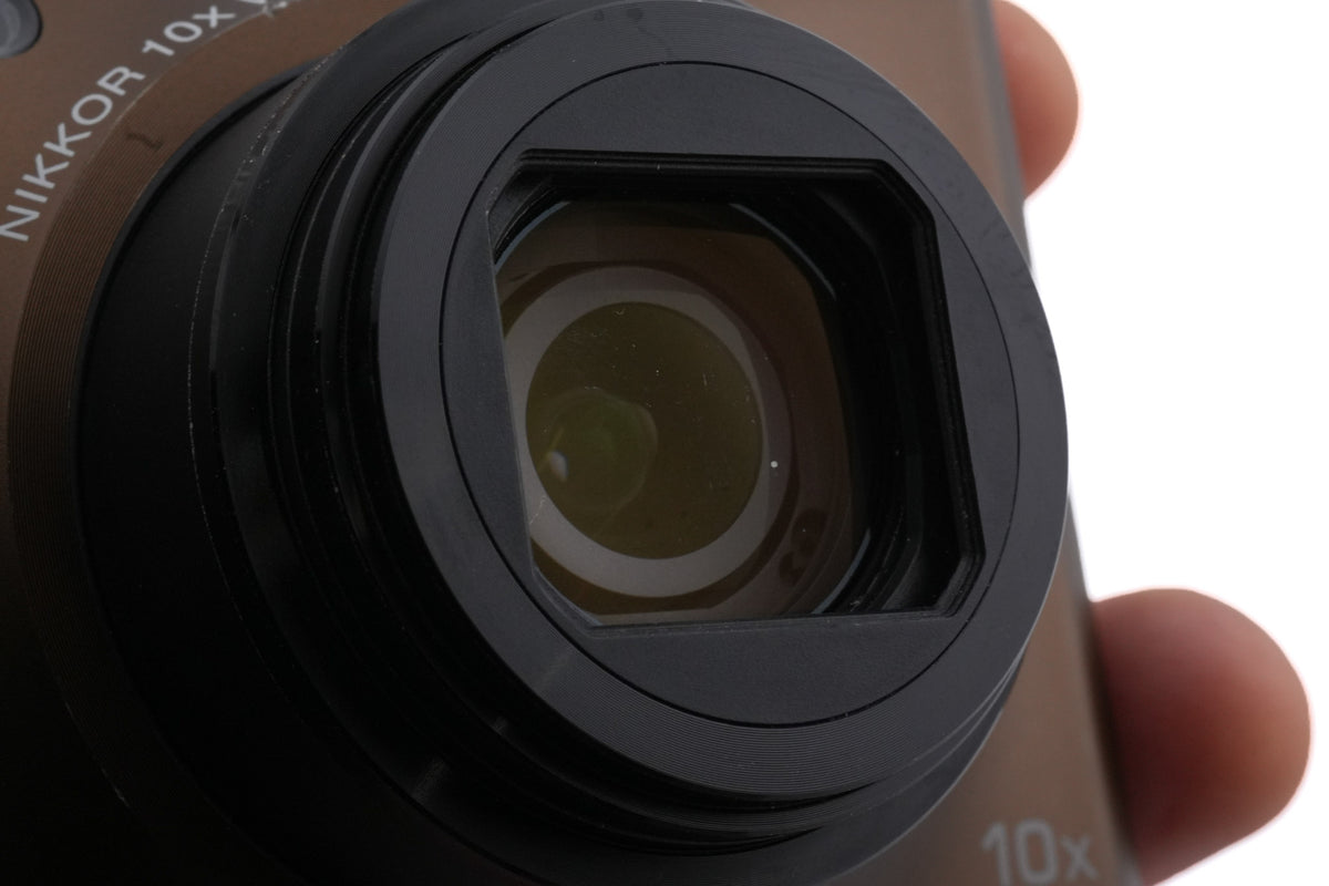 Nikon Coolpix S8000