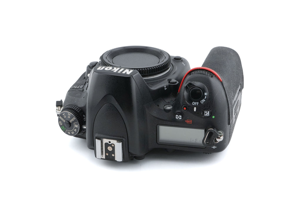 Nikon D750