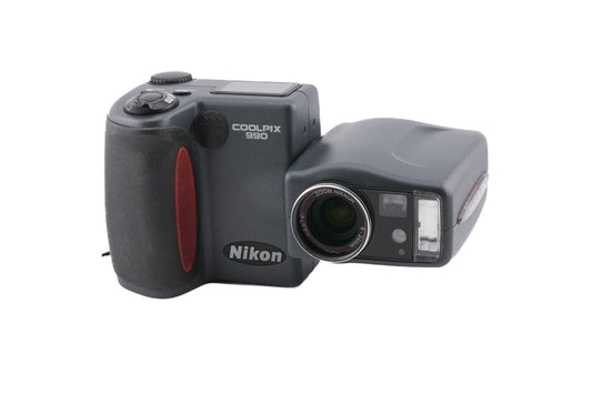 Nikon Coolpix 990