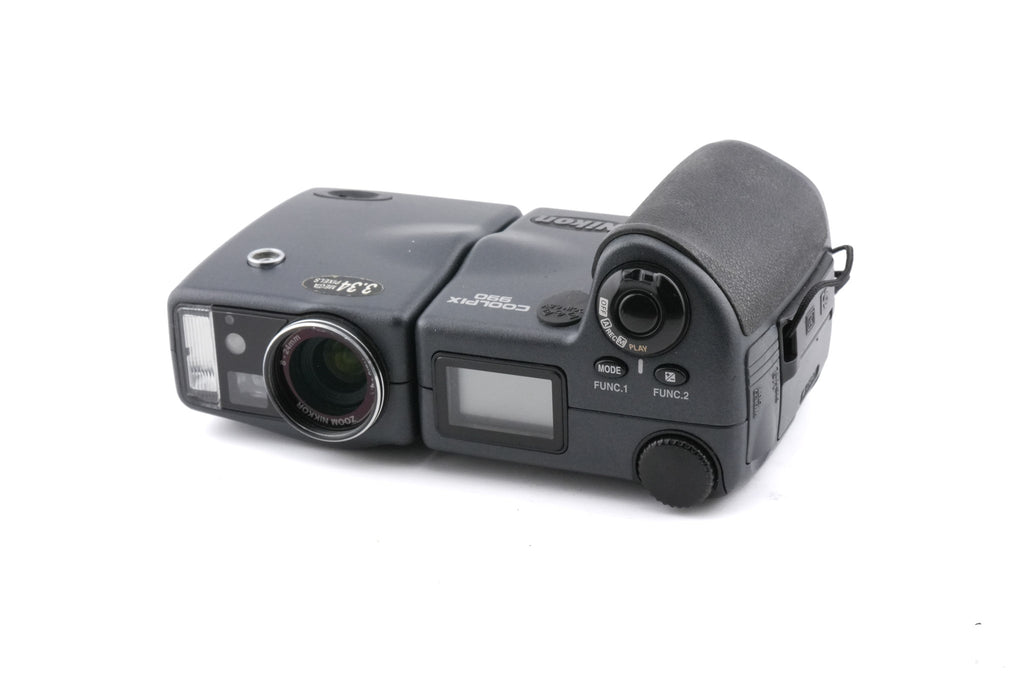 Nikon Coolpix 990