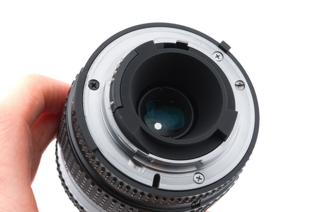 Nikon 35-70mm f3.3-4.5 AF Nikkor II