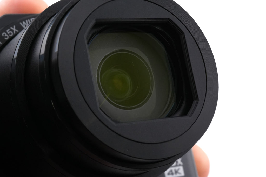 Nikon Coolpix A900