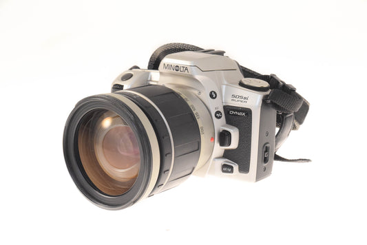 Minolta Dynax 505si Super + 28-200mm f3.8-5.6 AF Aspherical LD (271D)