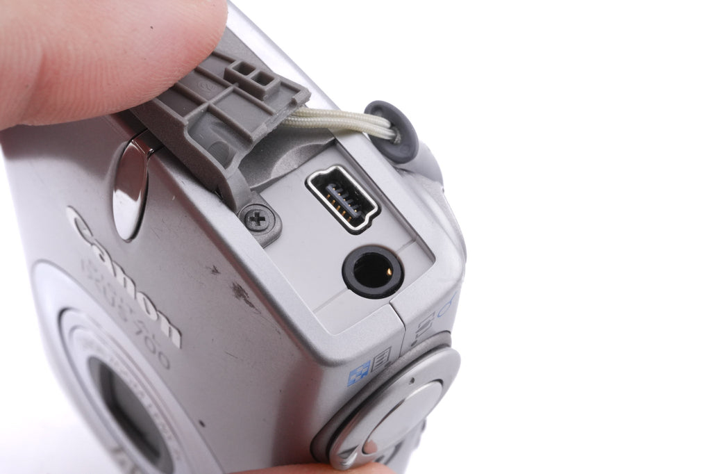 Canon IXUS 700